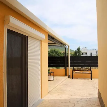 Dare & Piccolo Kaštela